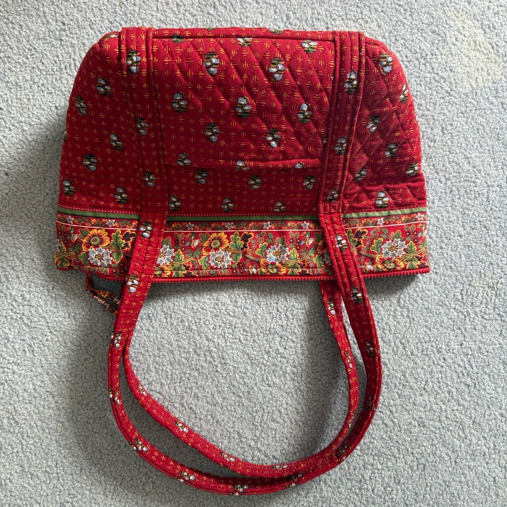 VINTAGE Vera Bradley Quilted Red Floral Shoulder Bag Tote - Excellent Condition! - Picture 2 of 5